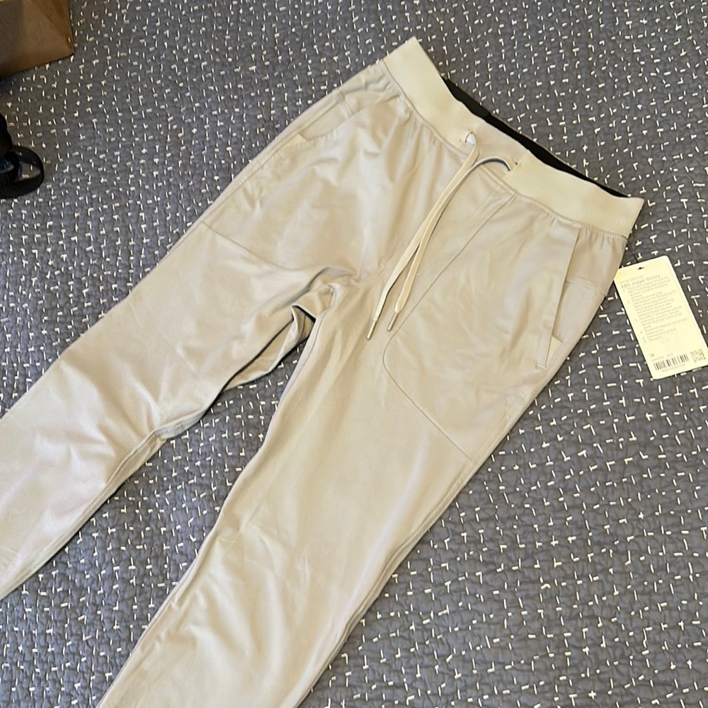 NWT lululemon ABC Jogger skinny size M